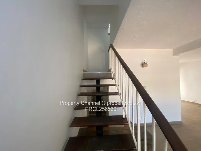 Avondale - Spacious 3-Beds Duplex Garden Flat In a Well Secured Block