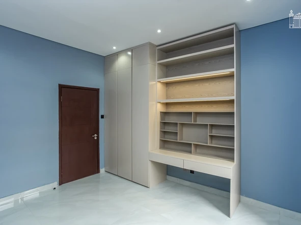 3 Bedroom Flat & Apartment