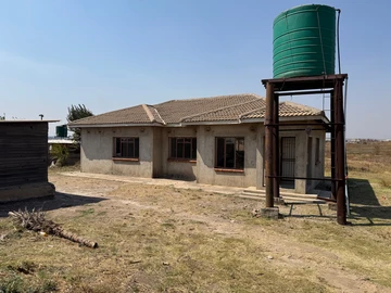 Farm & Agricultural Land