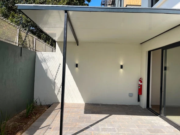 3 Bedroom Flat & Apartment