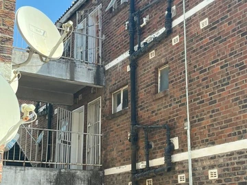 2 Bedroom Flat & Apartment