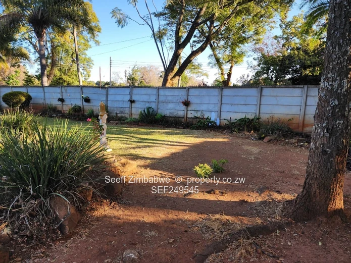 Prestigious Windmill Lane: Premier 2,800sqm Subdivision Stand with Income Cottage