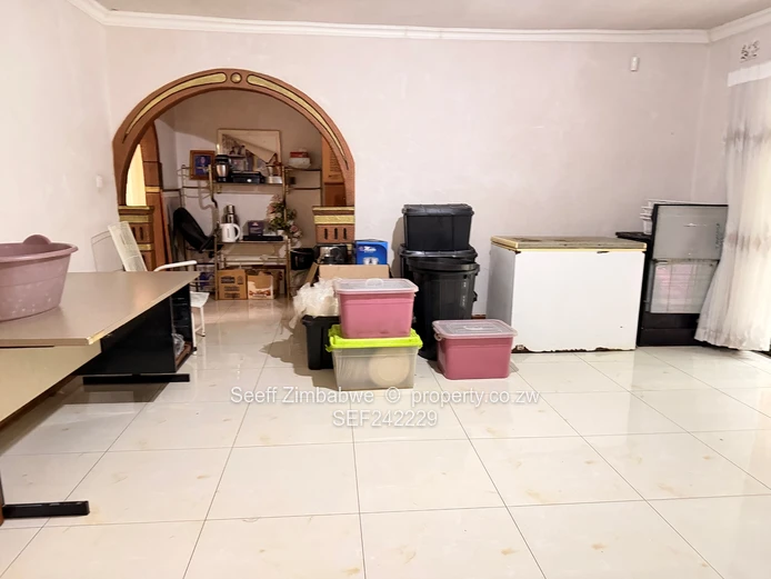 Marlborough 4-Bed with Elizabeth Windsor Road frontage ! 