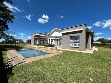 4 Bedroom Flat & Apartment