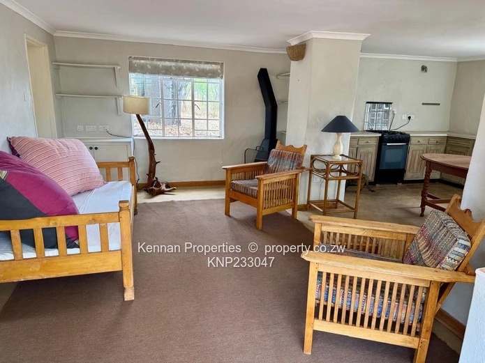 Charming Cottage In Helensvale - Semi Furnished