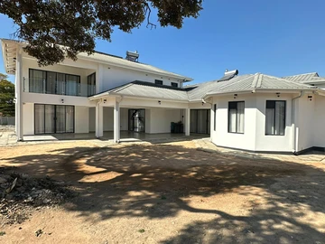 6 Bedroom House