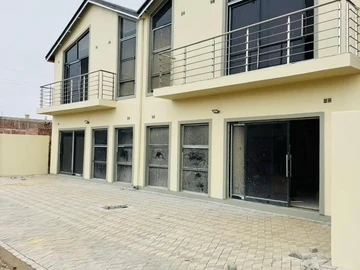4 Bedroom Flat & Apartment