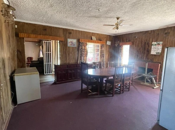 Farm & Agricultural Land