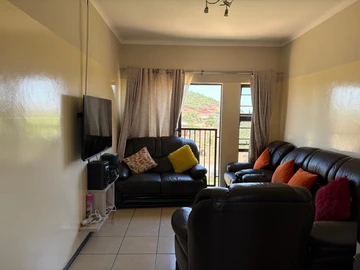 2 Bedroom Flat & Apartment