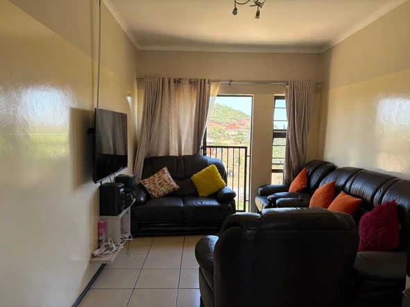 2 Bedroom Flat & Apartment