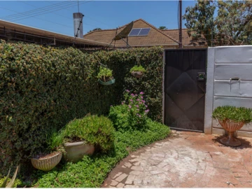 3 Bedroom Garden Flat