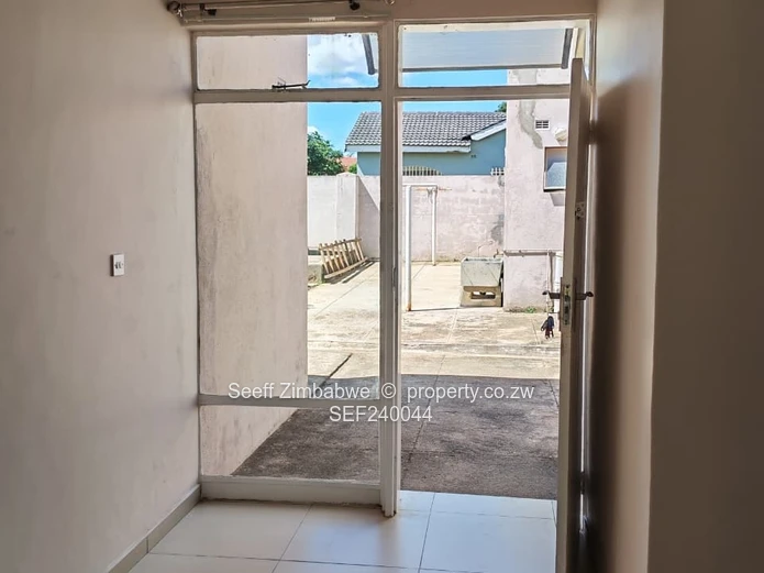 Selbourne Park | BULAWAYO Modern Family Home – Corner Stand