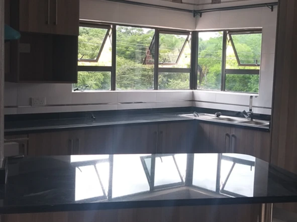 3 Bedroom Flat & Apartment