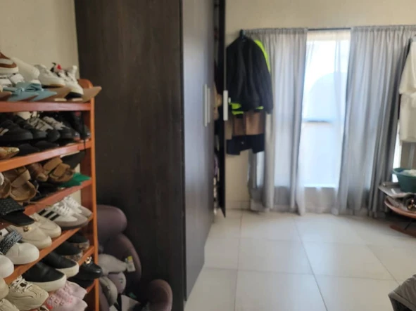 2 Bedroom Flat & Apartment