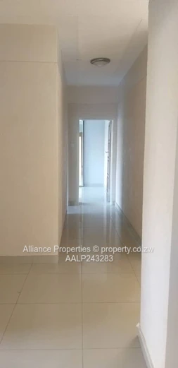 Modern 3-Bed Unit in Monavale – Secure, Solar-Powered Living for $1,100