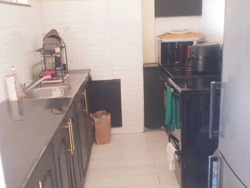 2 Bedroom Flat & Apartment