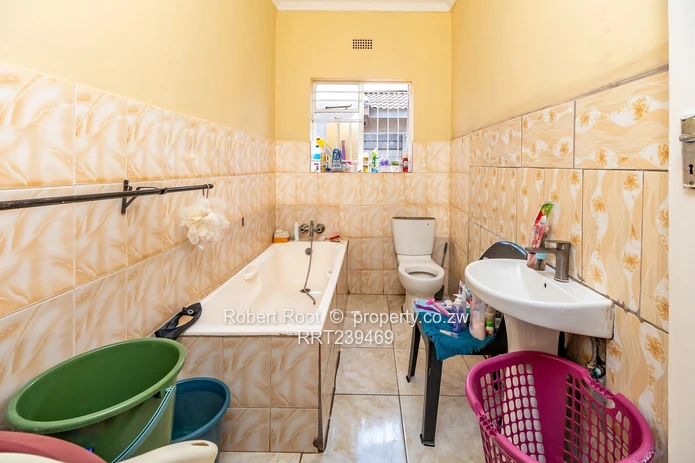 5- Bedroom Investment Property – Glaudina