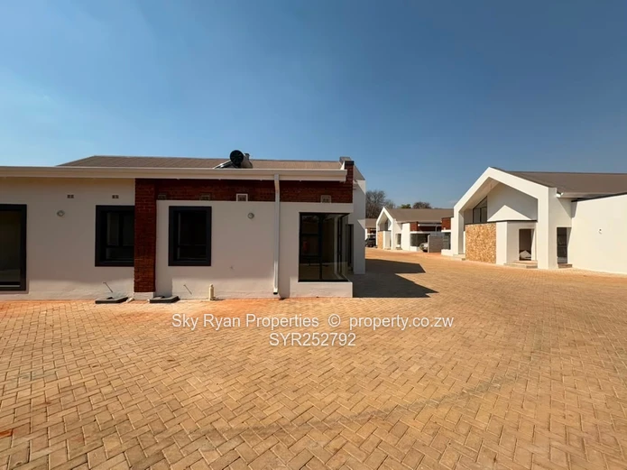 Beautiful Modern Complex – Borrowdale Pomona