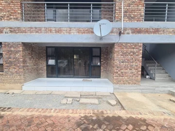 3 Bedroom Flat & Apartment