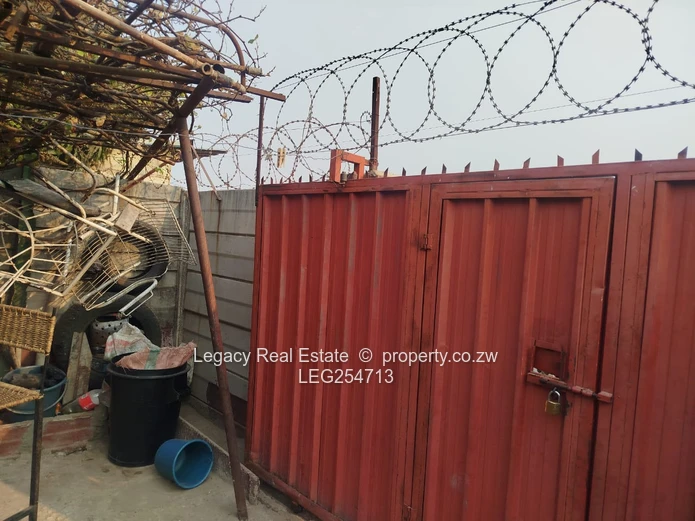Walled 3-Bed Home with Garden & Verandah in Mufakose (Sole Mandate)