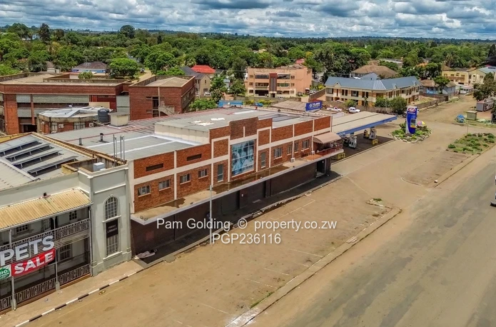 Commercial building for sale