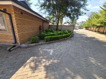 2 Bedroom Flat & Apartment