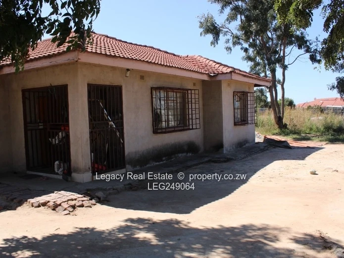 Sunway City 2-Bed Cottage on 2673 sqm - Verandah, Grilled Windows