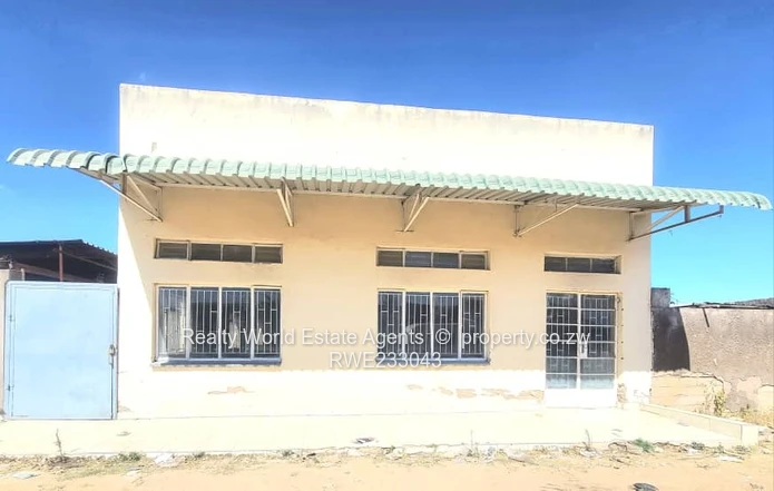 For Sale: Versatile Commercial Property – Unit G, Chitungwiza (Behind Makoni Shopping Centre)