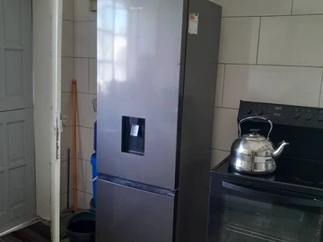 2 Bedroom Flat & Apartment