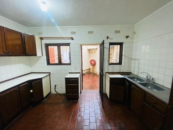 3 Bedroom Flat & Apartment