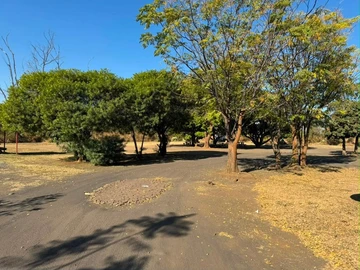 Commercial & Industrial Land