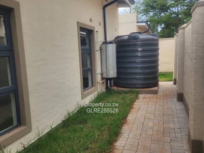Borrowdale 3-Bed Townhouse - Fitted Kitchen, Tiled Baths