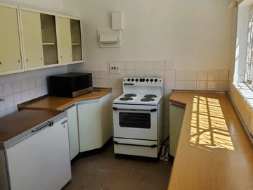 2 Bedroom Flat & Apartment