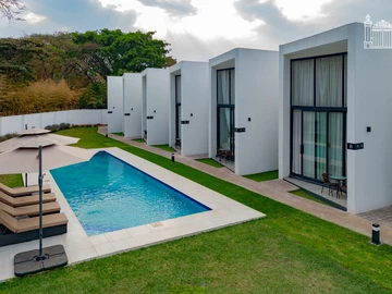 Hotel & Lodge