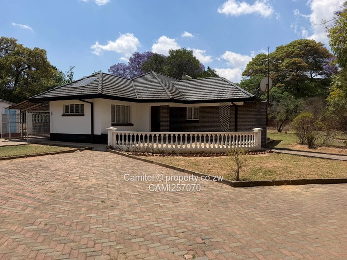 Chadcombe 3-Bed house with Chiremba road frontage can be used for commercial purposes 