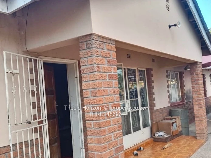Mainway Meadows: 4-Bed Home on 600m² with Borehole