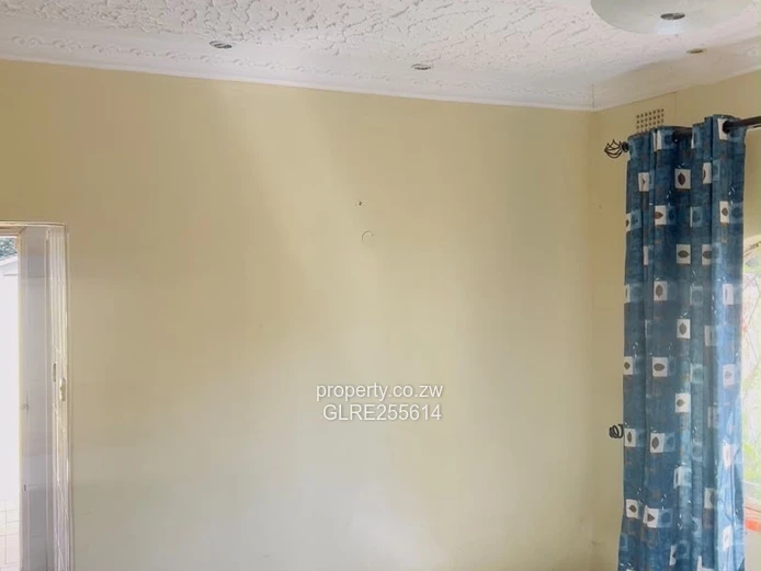 Borrowdale West: 4BR Family Home with Borehole