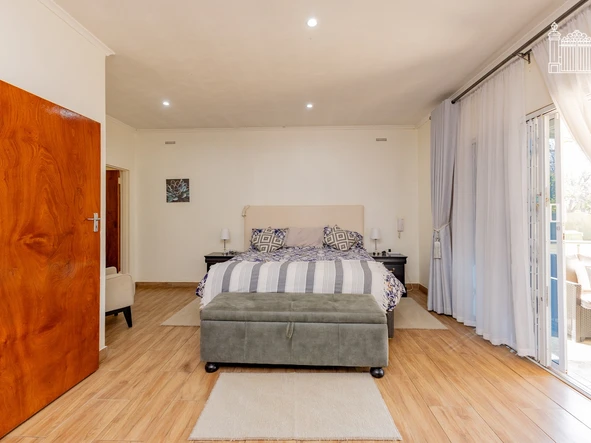 6 Bedroom House