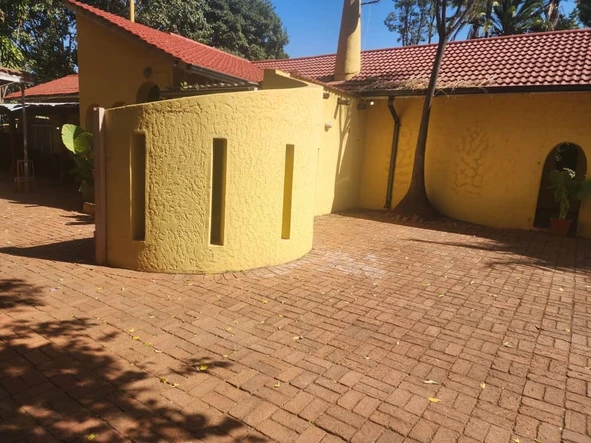 9 Bedroom House