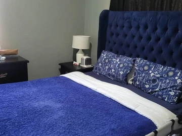 2 Bedroom Flat & Apartment