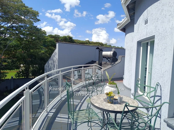 Helensvale Executive House for Sale