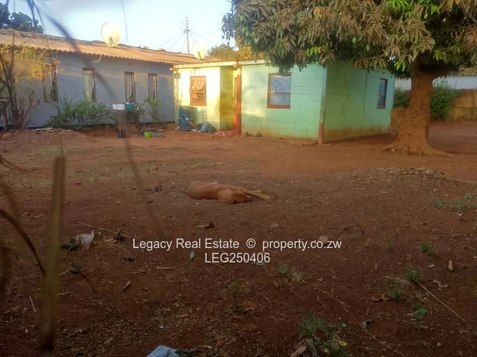 Kadoma 2-Bed Home with Garden & Verandah