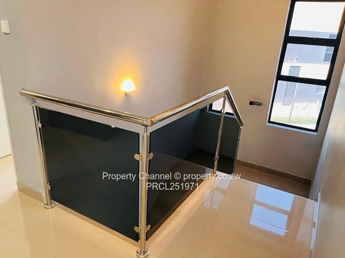 Madokero 2-Bed Flat - Pool, Borehole & Balcony