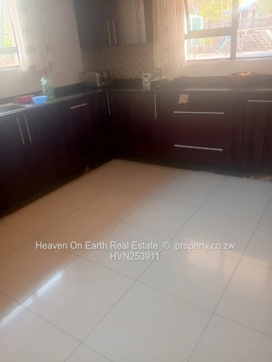 Compact and modern house to let !  (Sole Mandate)