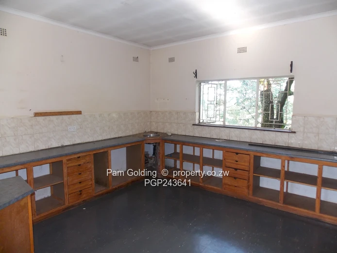 Peaceful Country Living Close to Chinoyi (Sole Mandate)