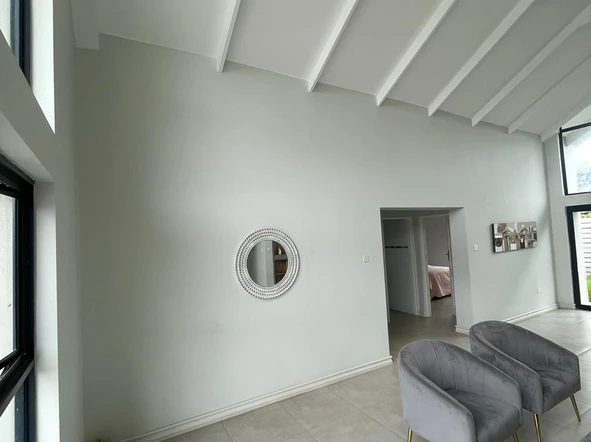 3 Bedroom Flat & Apartment