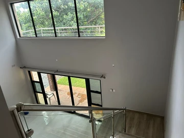 3 Bedroom Flat & Apartment