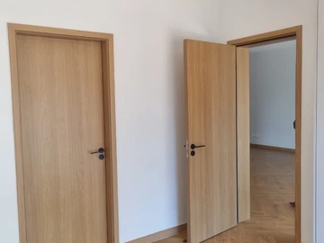 2 Bedroom Flat & Apartment
