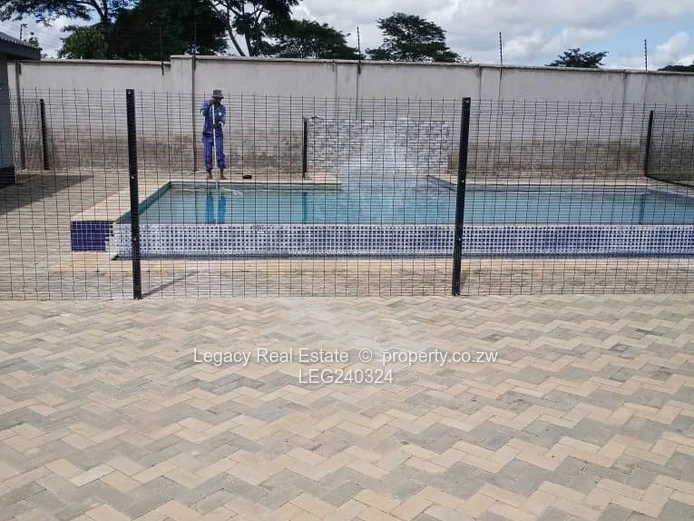 ExquisiteFamily Residence With Cottage For Sale In Mapako, Chinhoyi