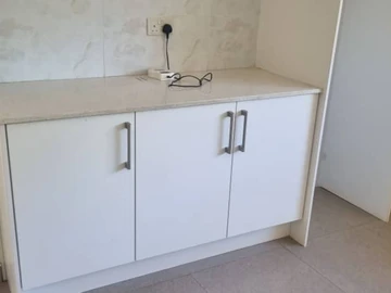 4 Bedroom Flat & Apartment